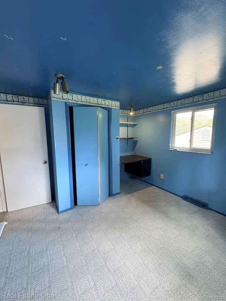 2523 Watonga Drive Commerce Charter Township MI 48382