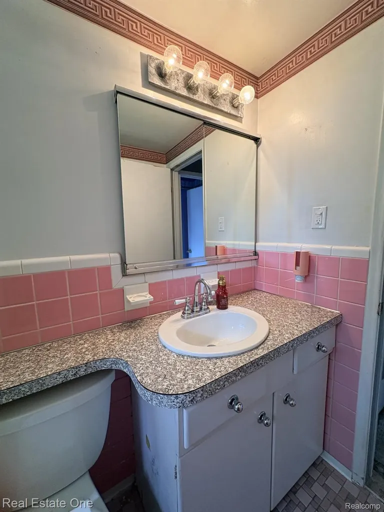 2523 Watonga Drive Commerce Charter Township MI 48382