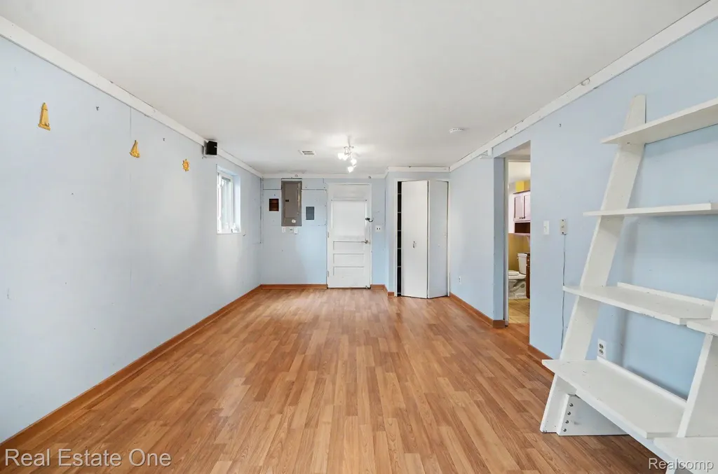 2523 Watonga Drive Commerce Charter Township MI 48382
