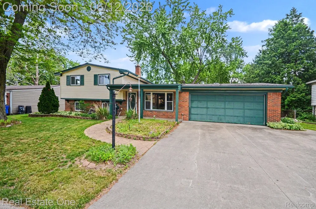 2523 Watonga Drive Commerce Charter Township MI 48382