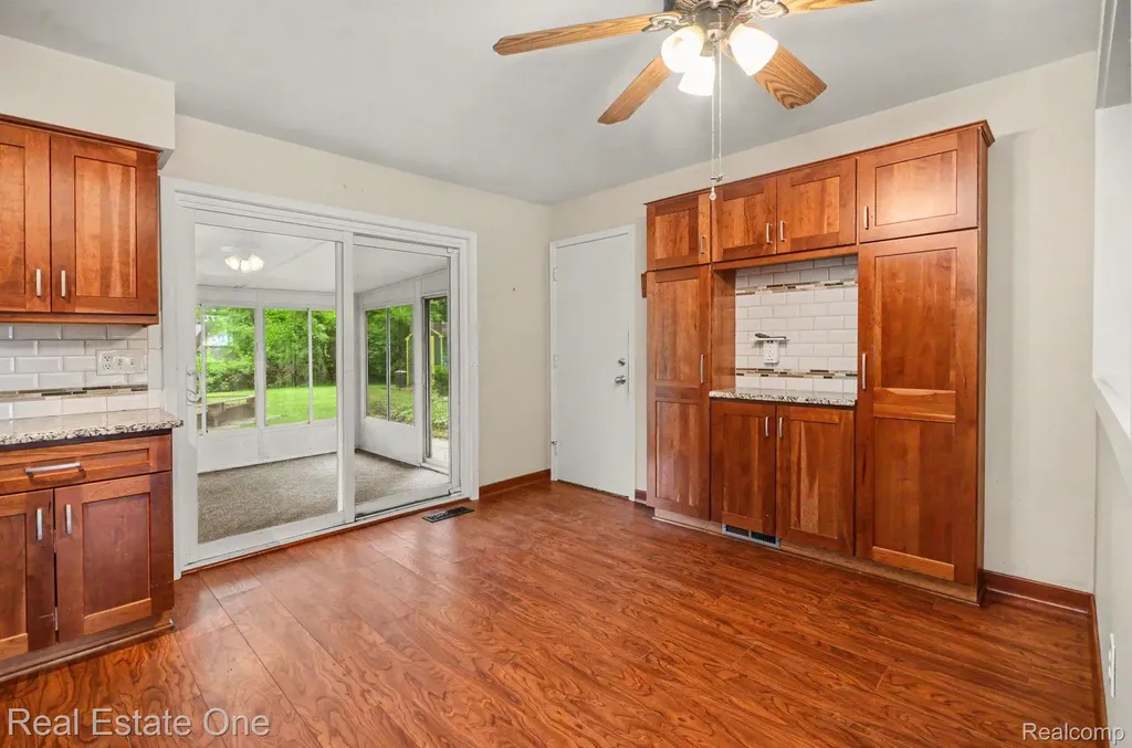 2523 Watonga Drive Commerce Charter Township MI 48382