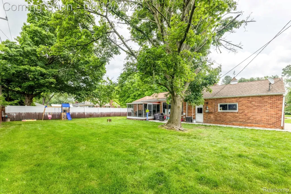 2435 Sharon Lane Port Huron City MI 48060