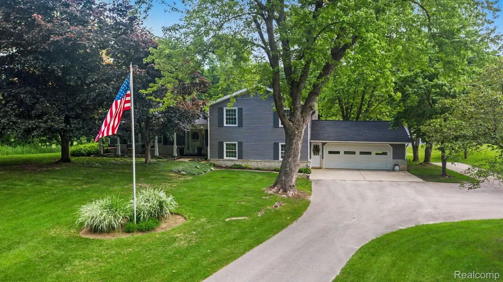 9100 Pine Knob Road Independence Charter Township MI 48348