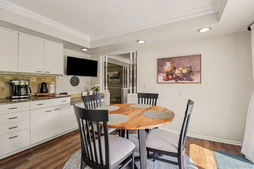 9100 Pine Knob Road Independence Charter Township MI 48348
