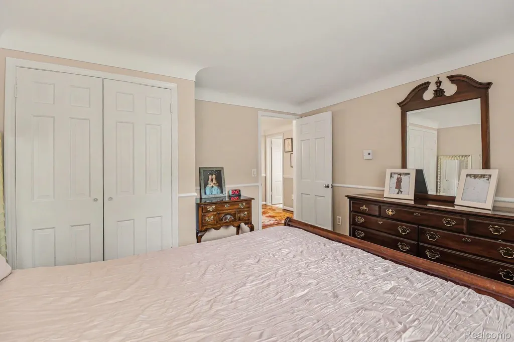 9100 Pine Knob Road Independence Charter Township MI 48348