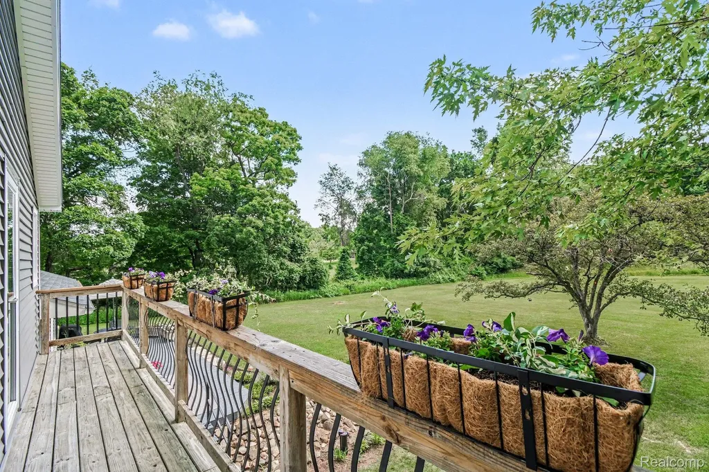 9100 Pine Knob Road Independence Charter Township MI 48348