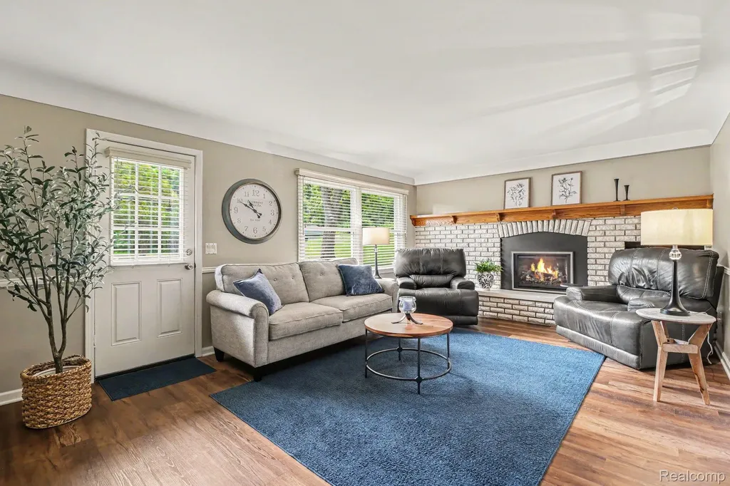 9100 Pine Knob Road Independence Charter Township MI 48348