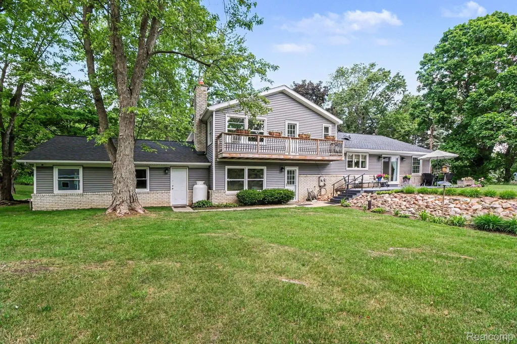 9100 Pine Knob Road Independence Charter Township MI 48348