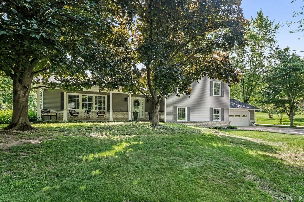 9100 Pine Knob Road Independence Charter Township MI 48348