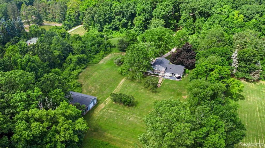 9100 Pine Knob Road Independence Charter Township MI 48348