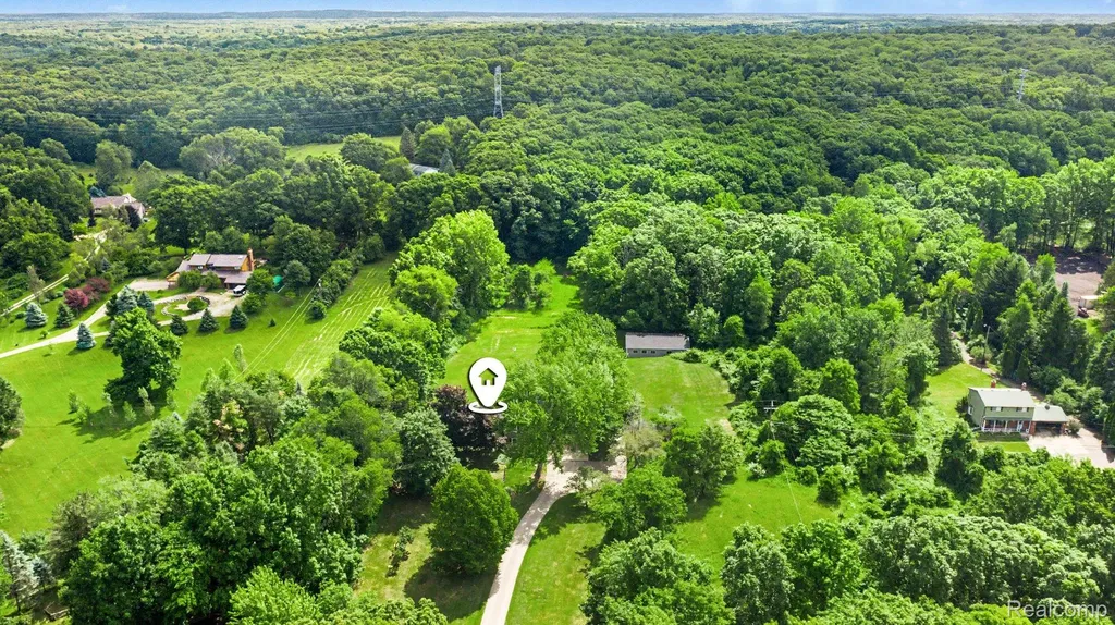 9100 Pine Knob Road Independence Charter Township MI 48348