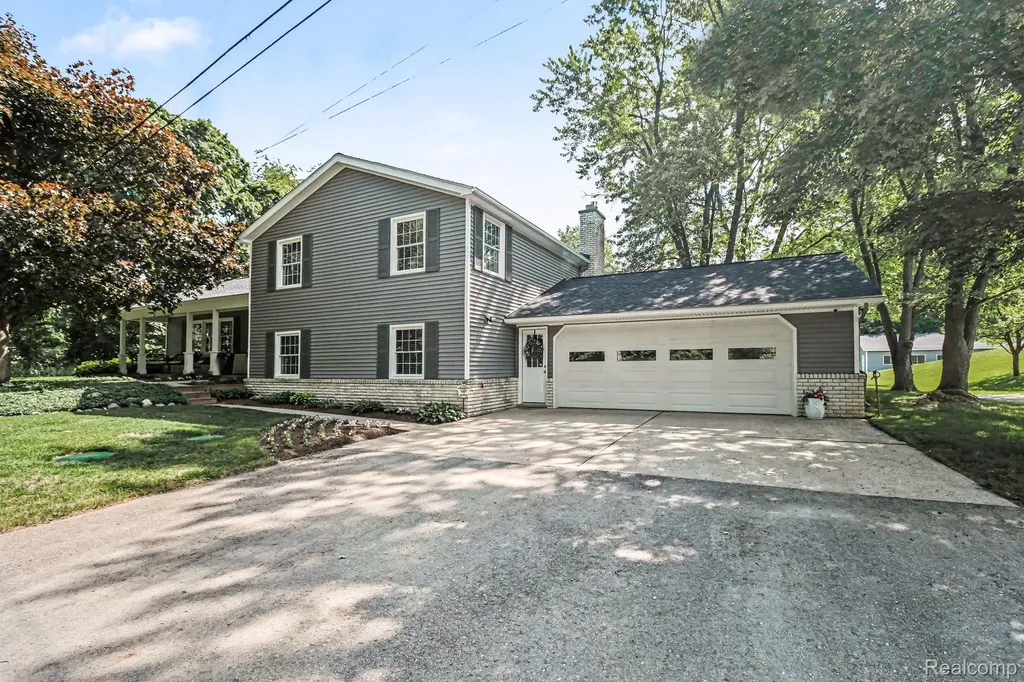 9100 Pine Knob Road Independence Charter Township MI 48348