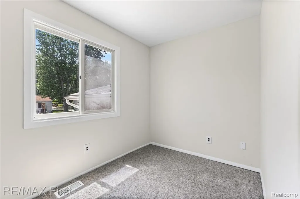 32658 Conrad Street Chesterfield Township MI 48047