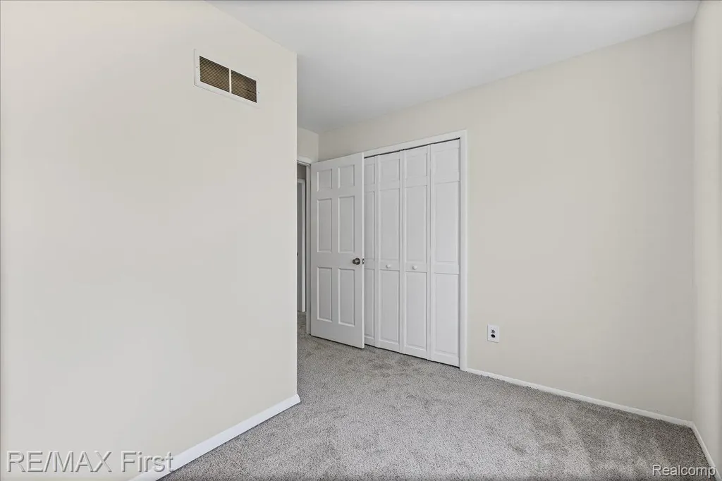 32658 Conrad Street Chesterfield Township MI 48047
