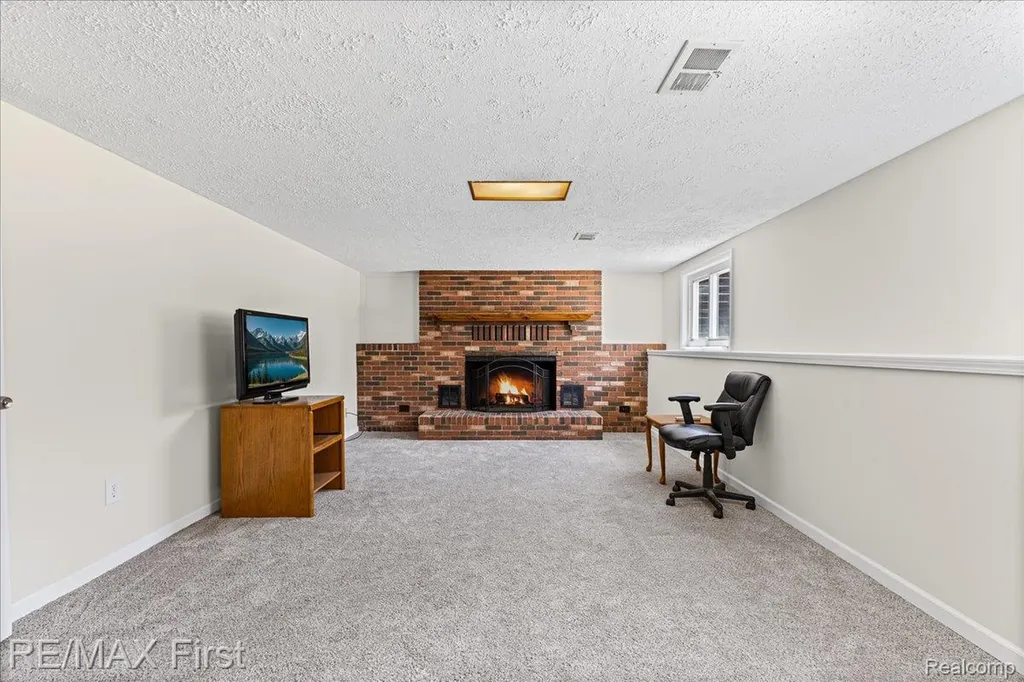 32658 Conrad Street Chesterfield Township MI 48047
