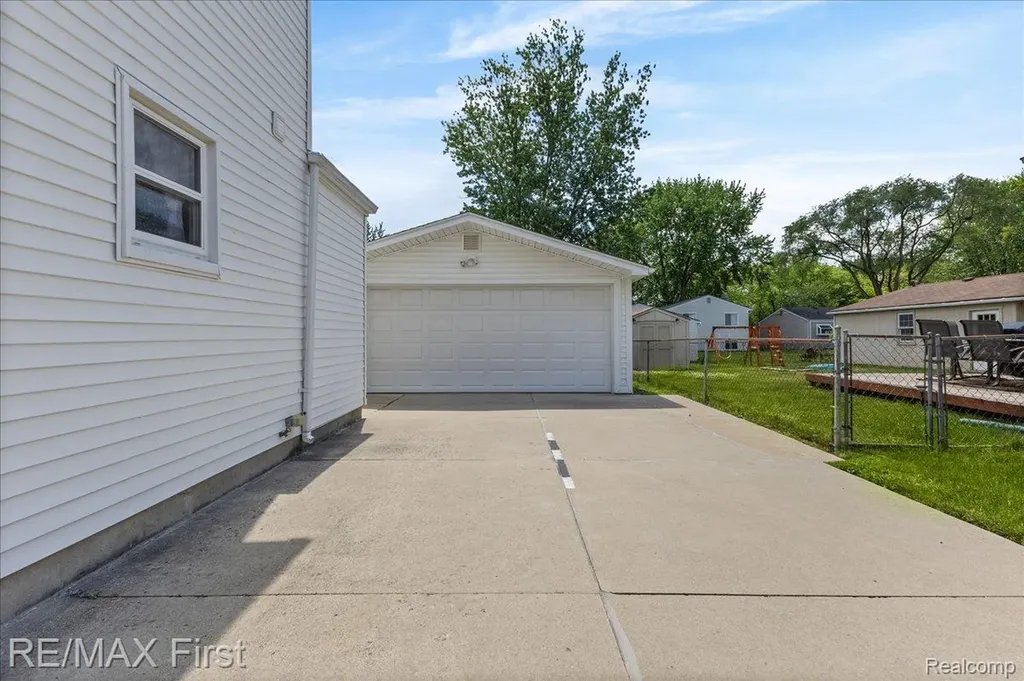 32658 Conrad Street Chesterfield Township MI 48047