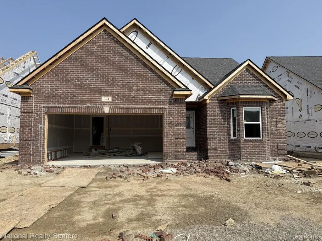 374 Devonshire Drive Lapeer City MI 48446