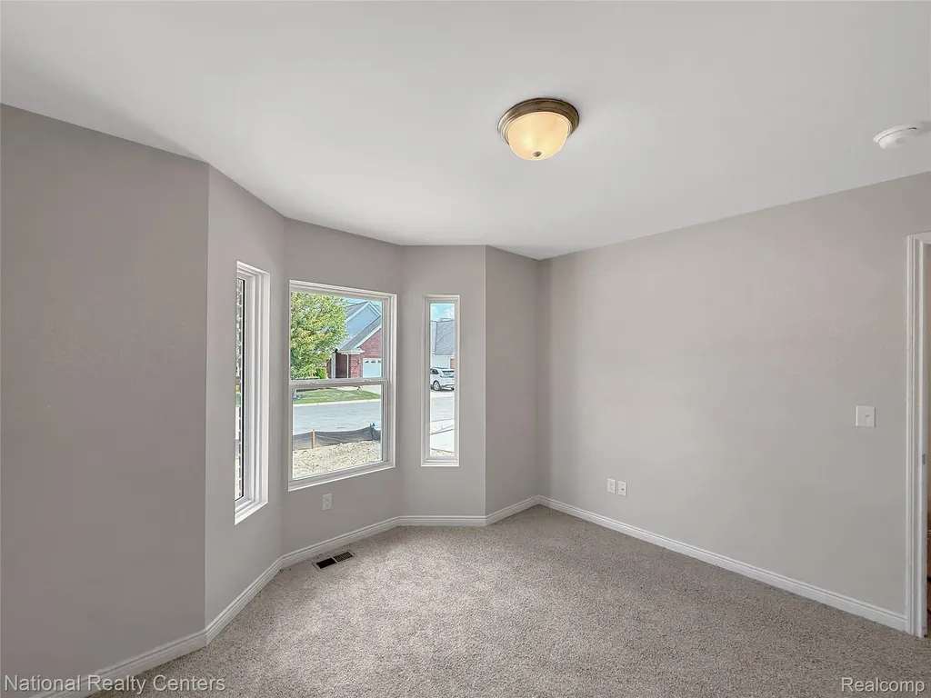 374 Devonshire Drive Lapeer City MI 48446