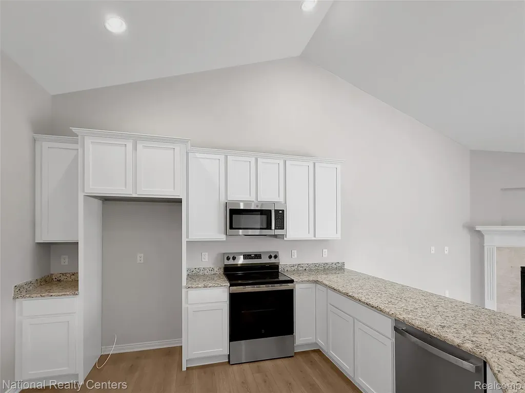 374 Devonshire Drive Lapeer City MI 48446