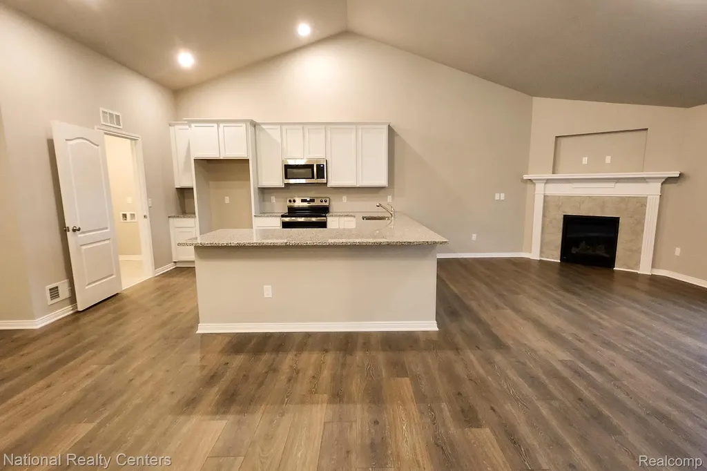 374 Devonshire Drive Lapeer City MI 48446