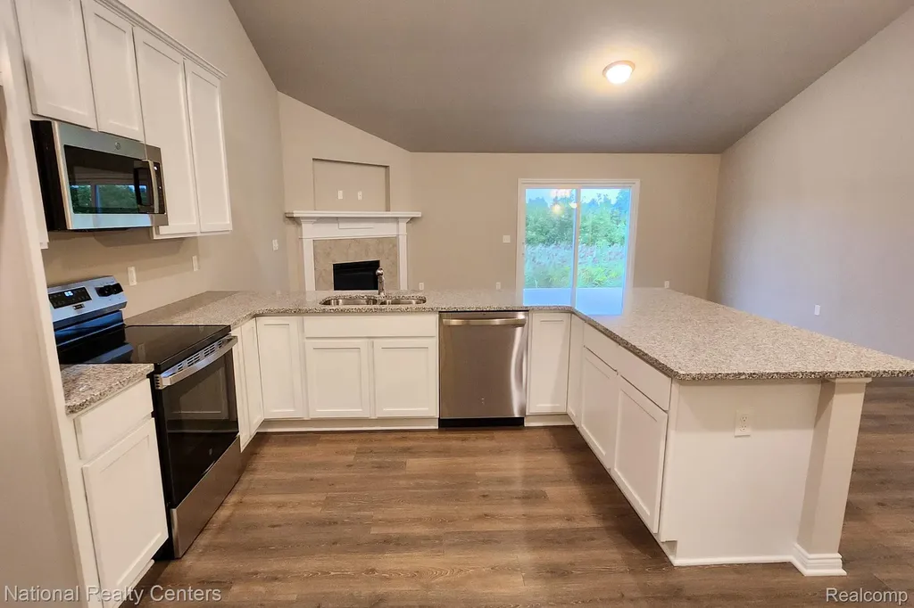 374 Devonshire Drive Lapeer City MI 48446