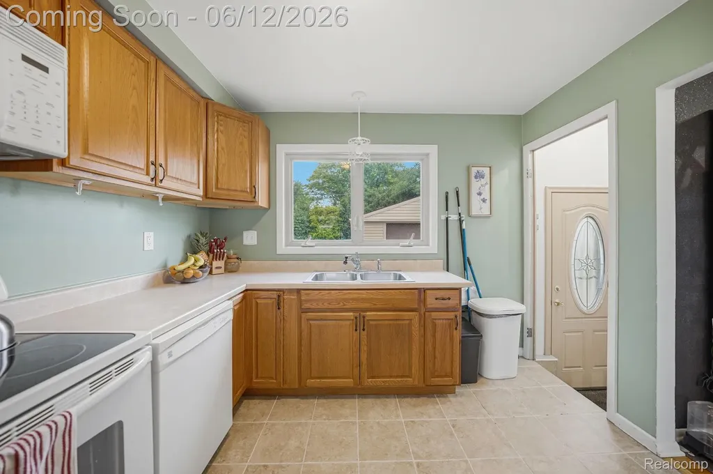 28750 Fountain Street Roseville City MI 48066