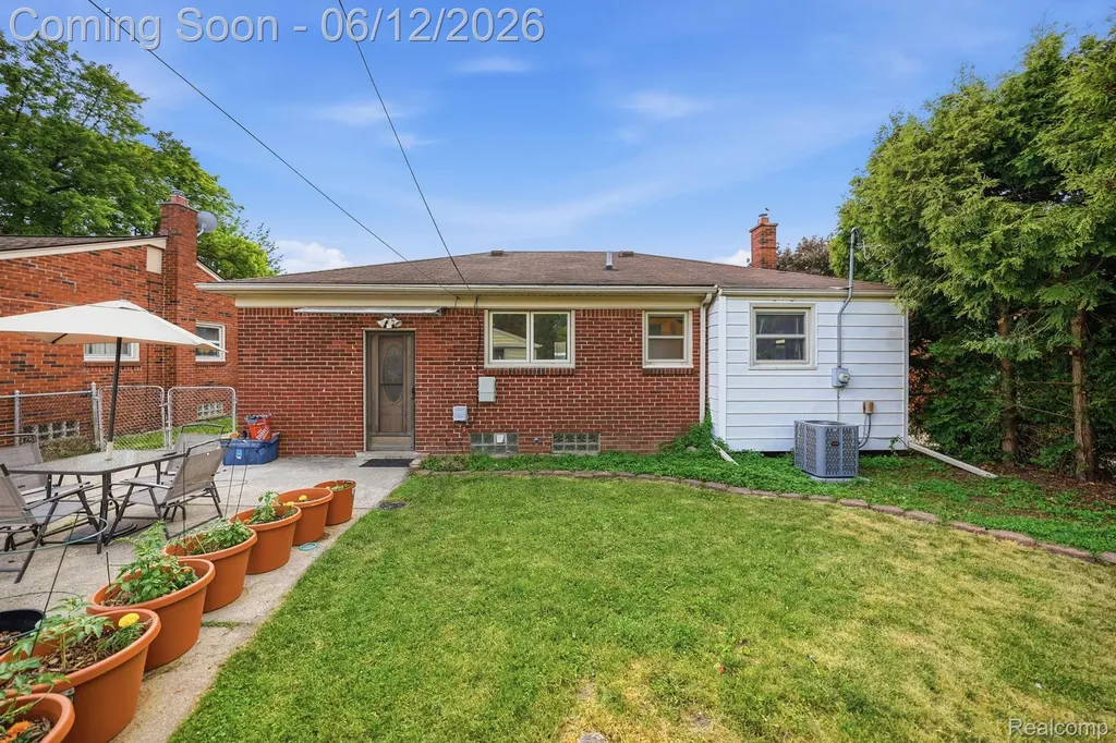 28750 Fountain Street Roseville City MI 48066