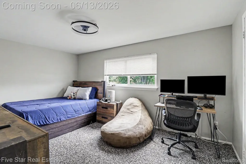 29261 Marshall Street Southfield City MI 48076