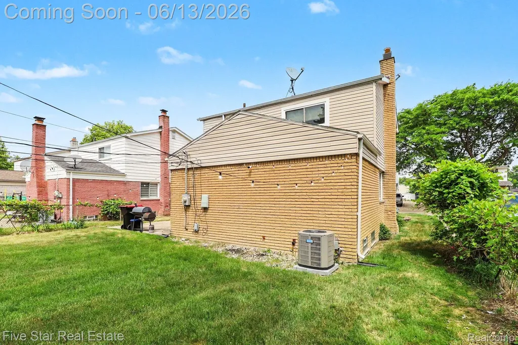 29261 Marshall Street Southfield City MI 48076