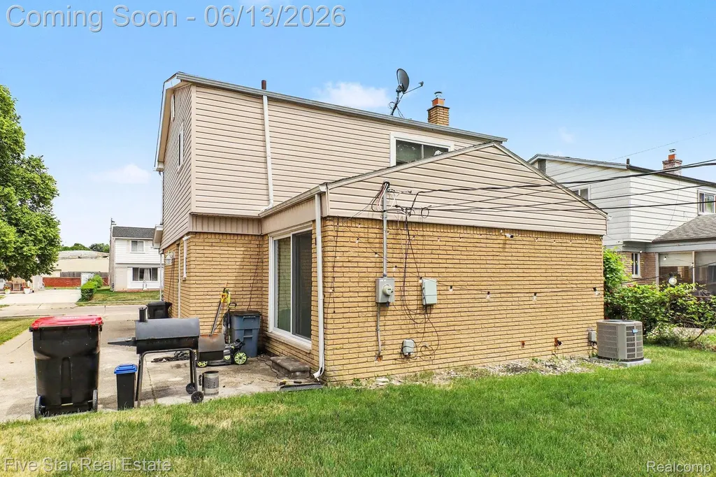 29261 Marshall Street Southfield City MI 48076