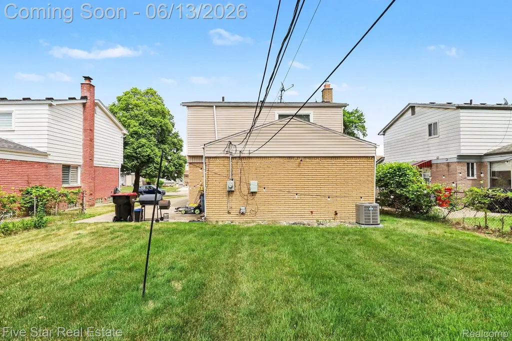 29261 Marshall Street Southfield City MI 48076