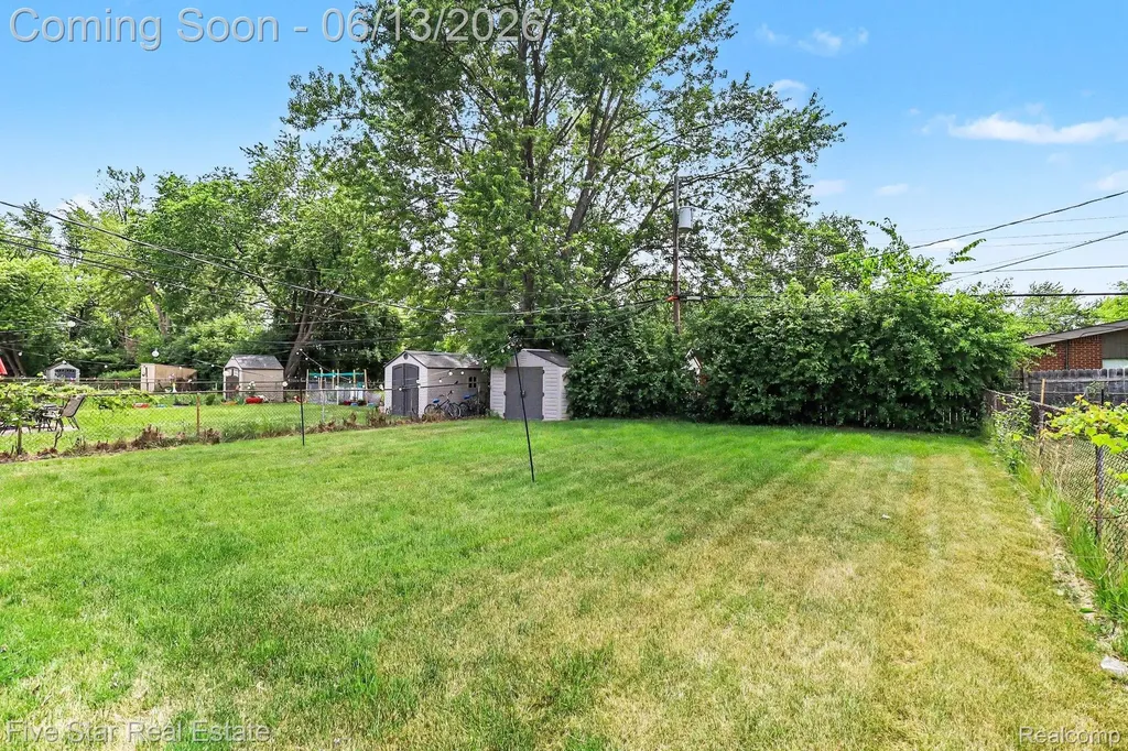 29261 Marshall Street Southfield City MI 48076