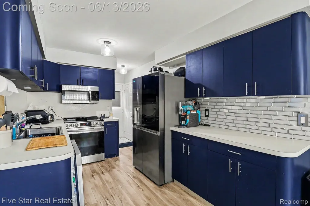 29261 Marshall Street Southfield City MI 48076