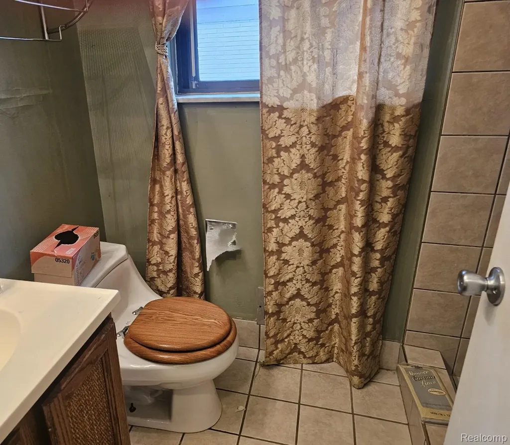 39409 Garony Drive Clinton Charter Township MI 48038