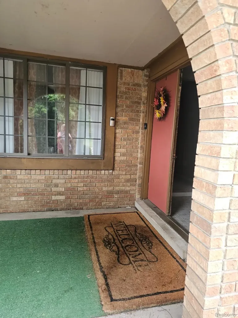 39409 Garony Drive Clinton Charter Township MI 48038