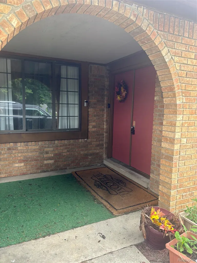 39409 Garony Drive Clinton Charter Township MI 48038