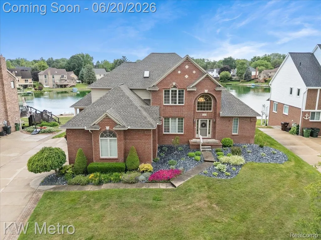 49145 White Mill Drive Shelby Charter Township MI 48317