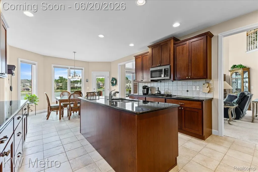 49145 White Mill Drive Shelby Charter Township MI 48317