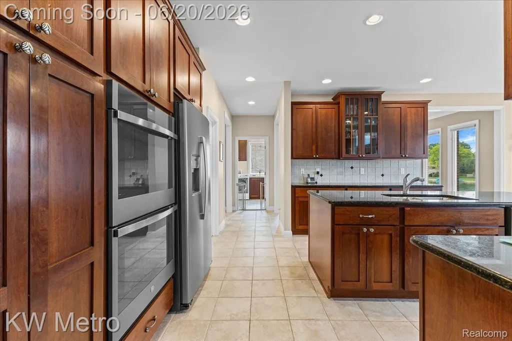 49145 White Mill Drive Shelby Charter Township MI 48317