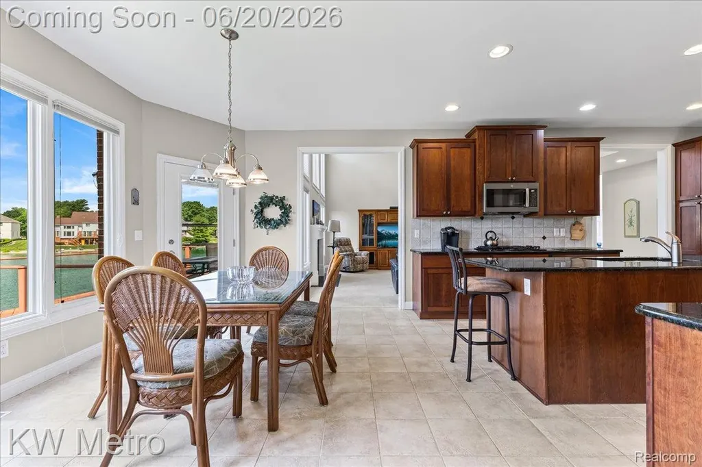 49145 White Mill Drive Shelby Charter Township MI 48317