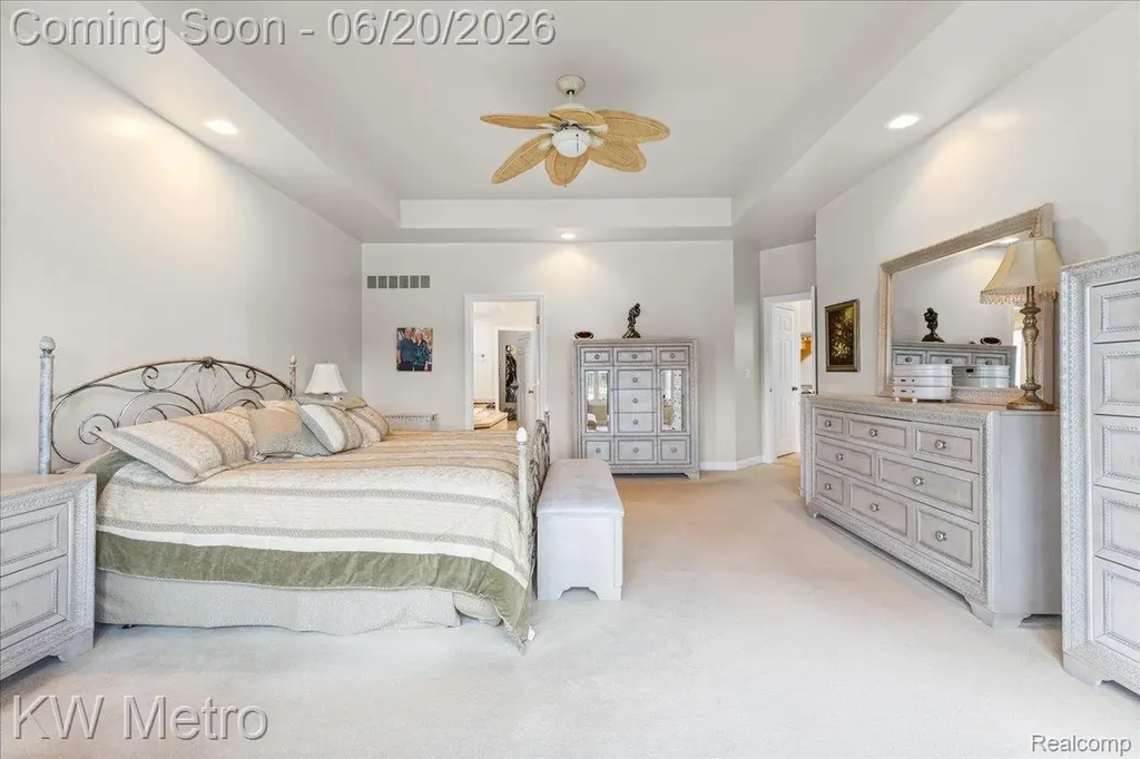 49145 White Mill Drive Shelby Charter Township MI 48317