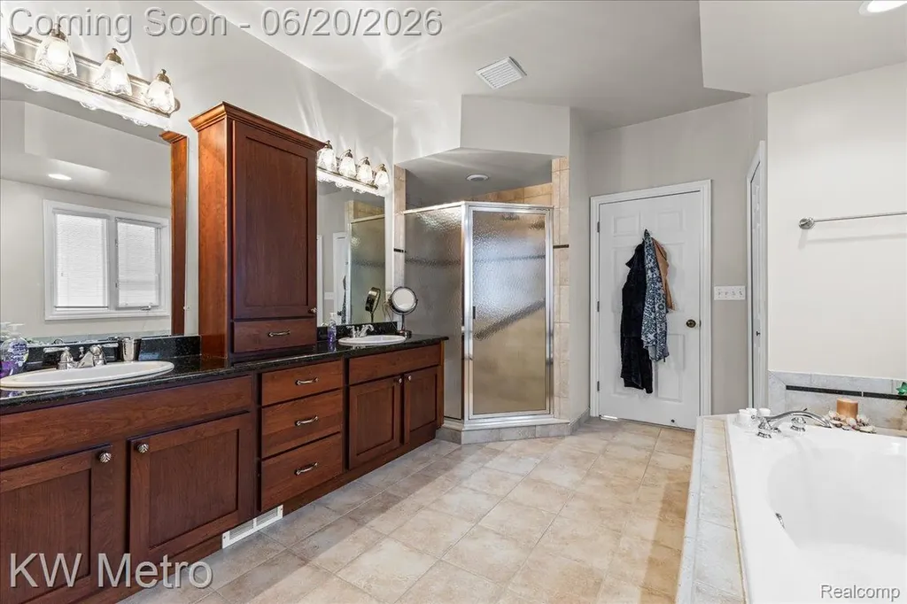 49145 White Mill Drive Shelby Charter Township MI 48317
