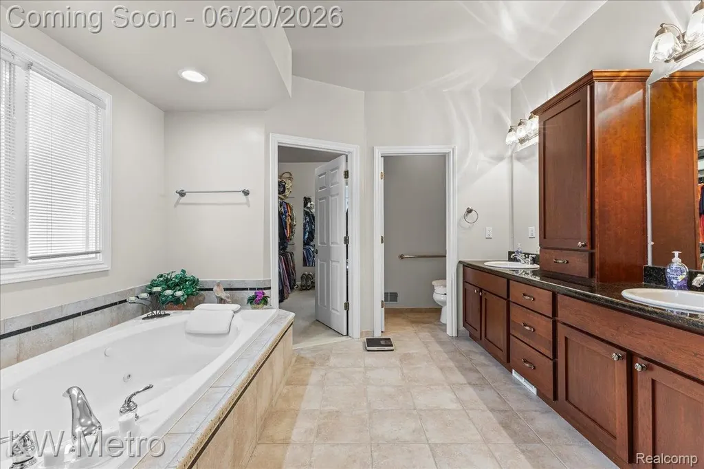 49145 White Mill Drive Shelby Charter Township MI 48317