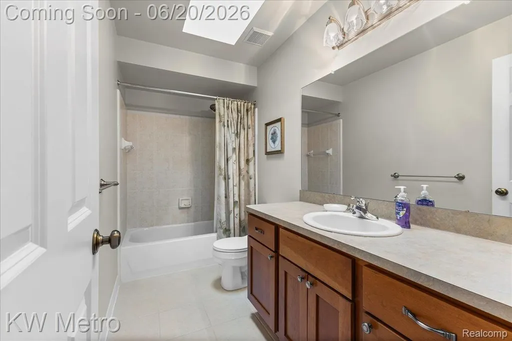 49145 White Mill Drive Shelby Charter Township MI 48317