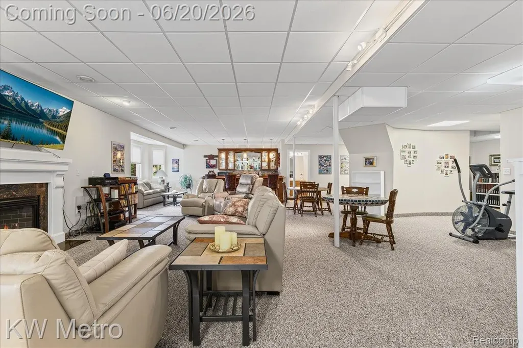 49145 White Mill Drive Shelby Charter Township MI 48317