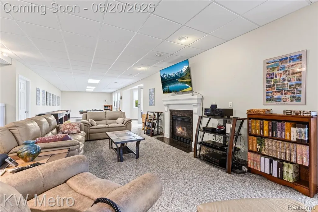 49145 White Mill Drive Shelby Charter Township MI 48317