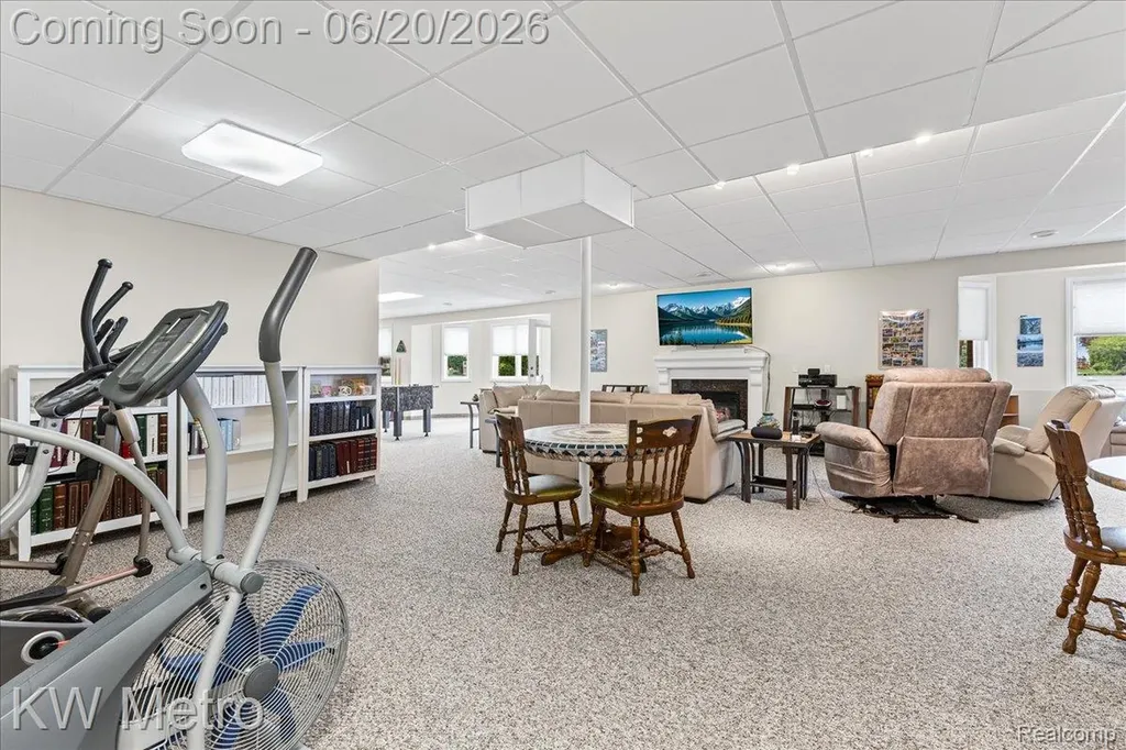 49145 White Mill Drive Shelby Charter Township MI 48317