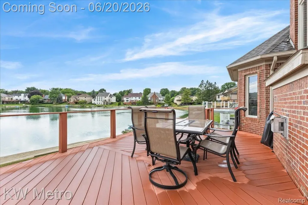49145 White Mill Drive Shelby Charter Township MI 48317