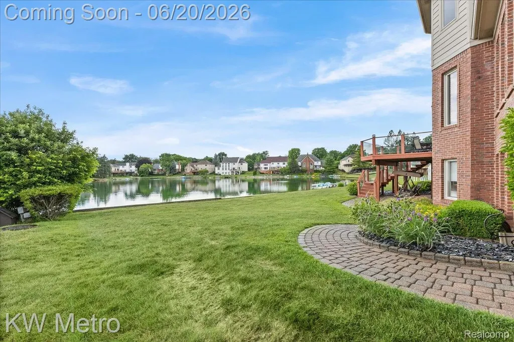 49145 White Mill Drive Shelby Charter Township MI 48317