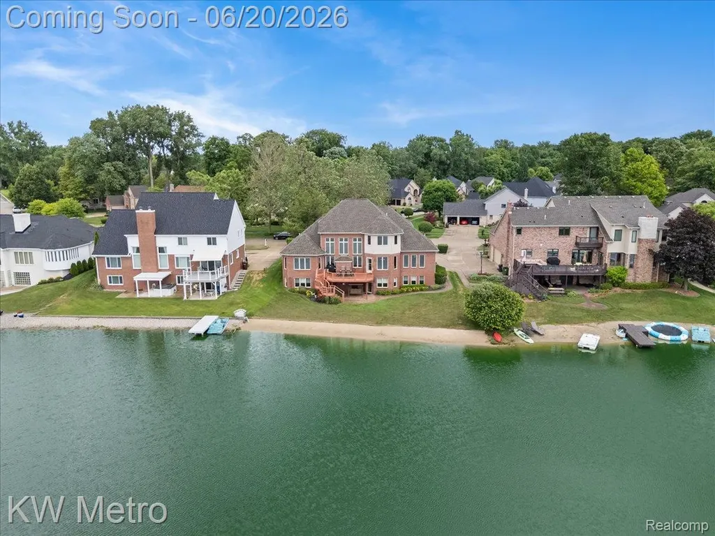 49145 White Mill Drive Shelby Charter Township MI 48317